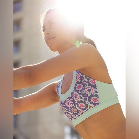 Lululemon Run: Stuff Your Bra II in Twiggy Printed Power Purple Aquamarine Sz 6 - Picture 4 of 10